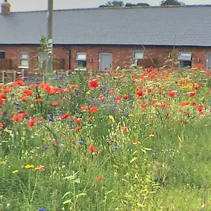The Milking Parlour, Wolds Way Cottages, 1 Bed Apartment Cottingham (East Riding of Yorkshire)